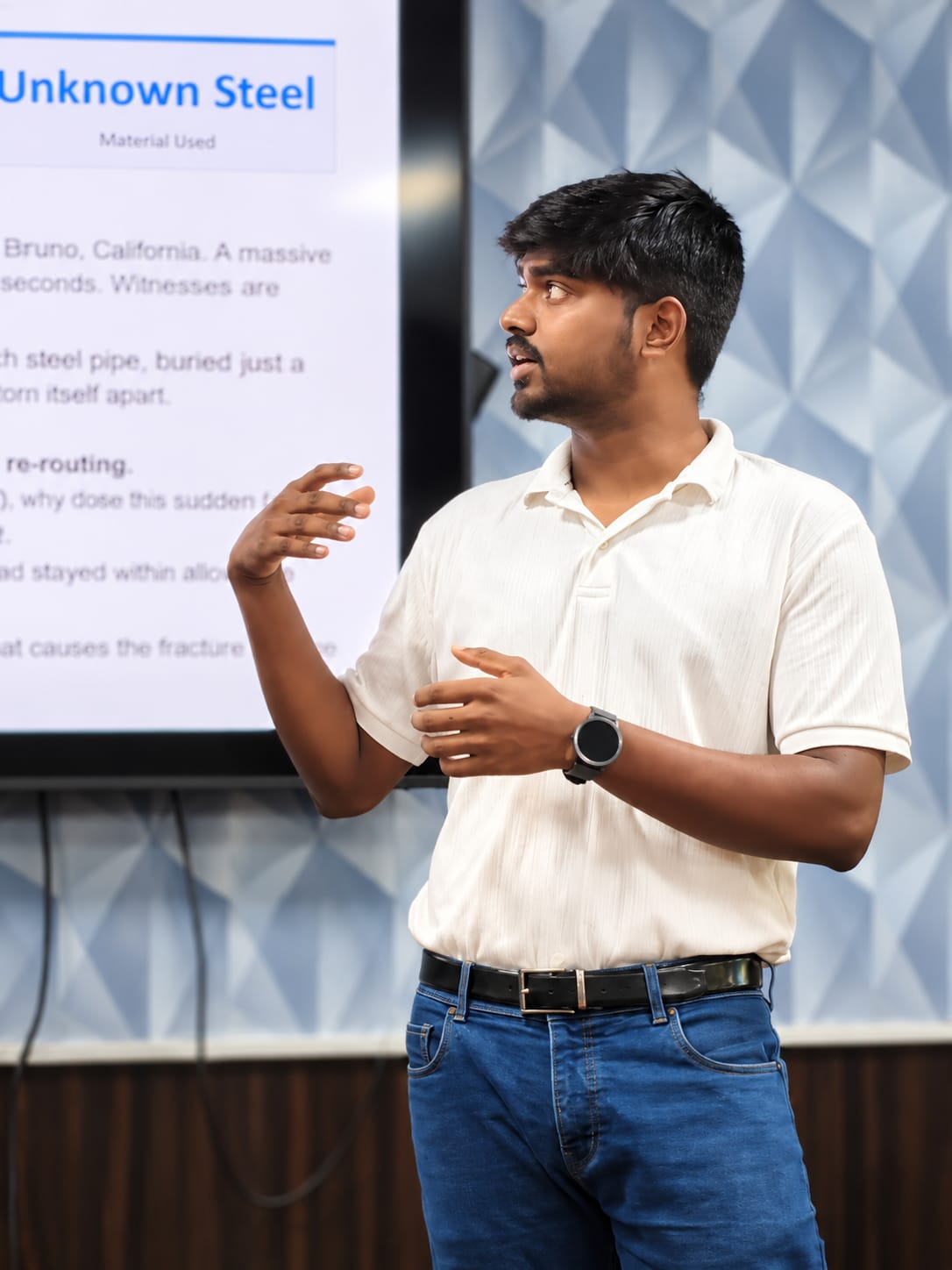 Moulish Kumar R presenting technical research